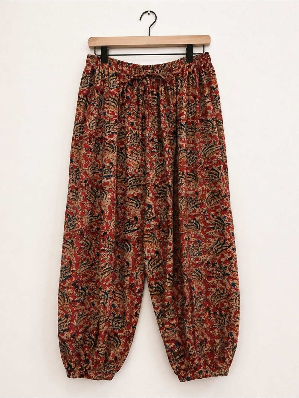 Women’s Boho Printed Harem Pants - Red Paisley